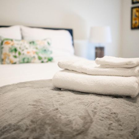 Spacious 3 Bedroom Apartment In Heart Of Niagara Thorold Eksteriør billede