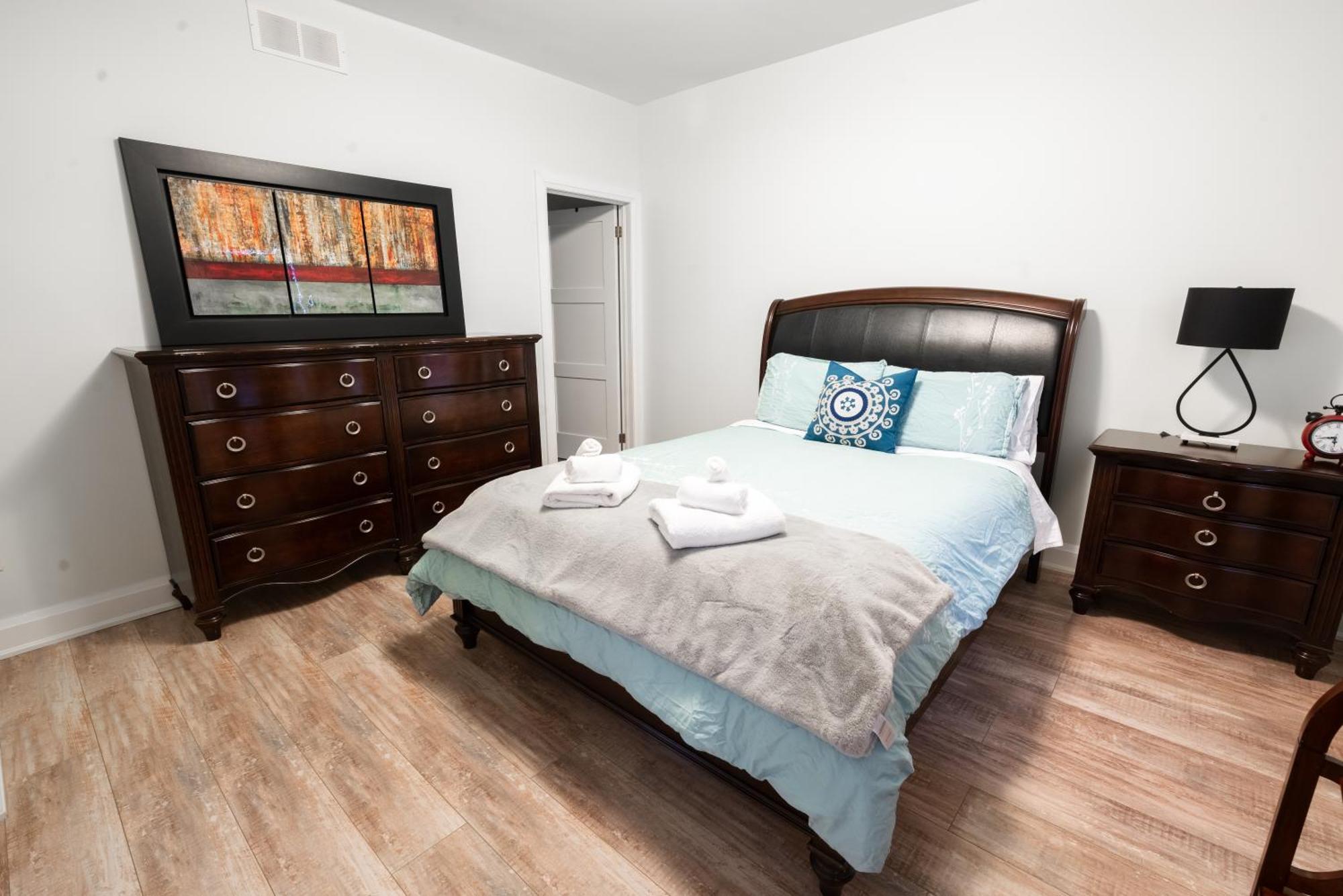 Spacious 3 Bedroom Apartment In Heart Of Niagara Thorold Eksteriør billede